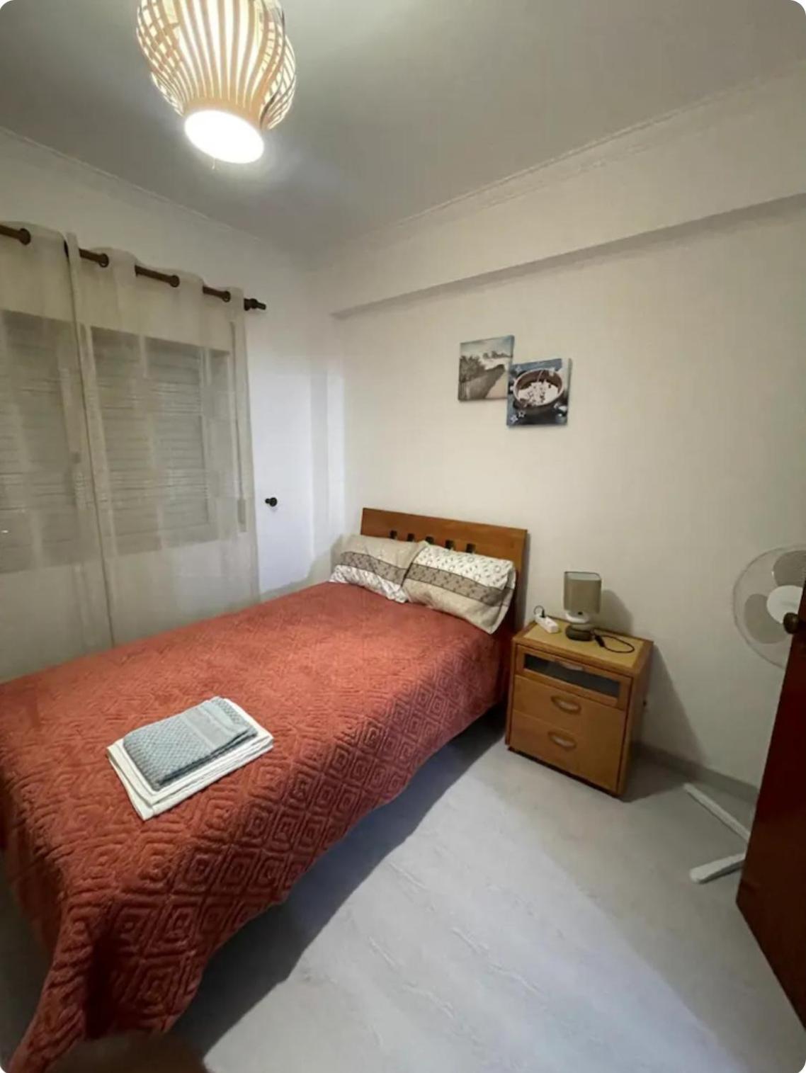 Apartmán Quarto Calmo E Acolhedor Almada Exteriér fotografie