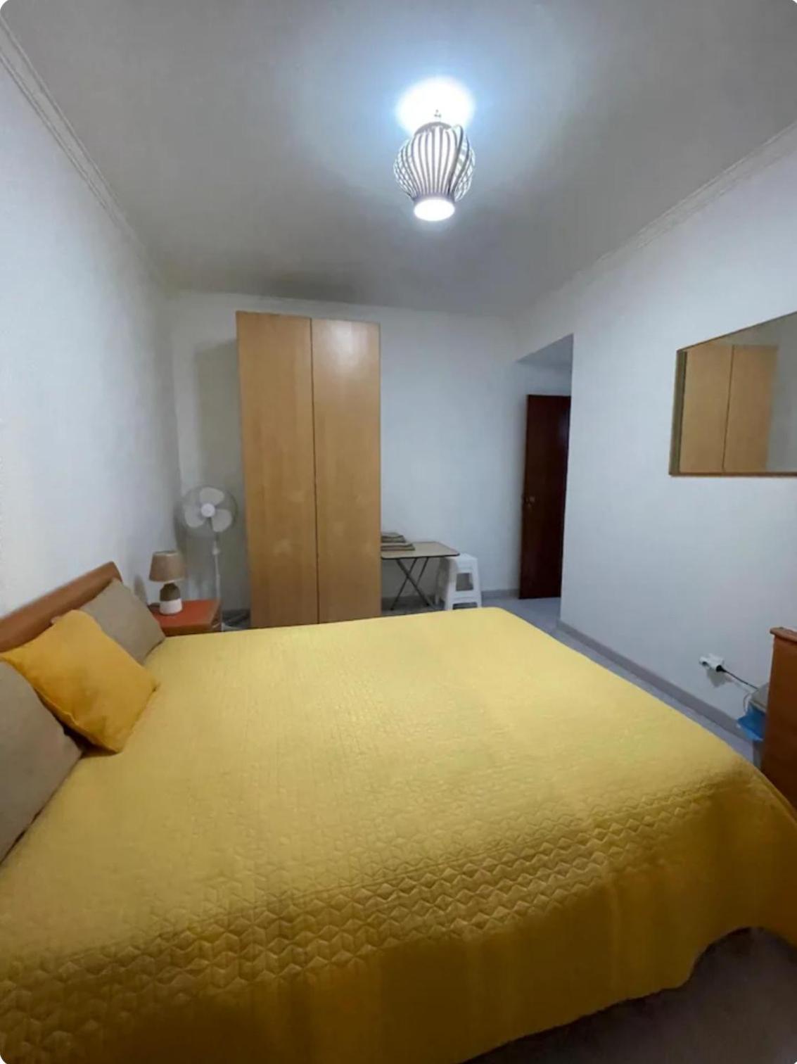 Apartmán Quarto Calmo E Acolhedor Almada Exteriér fotografie