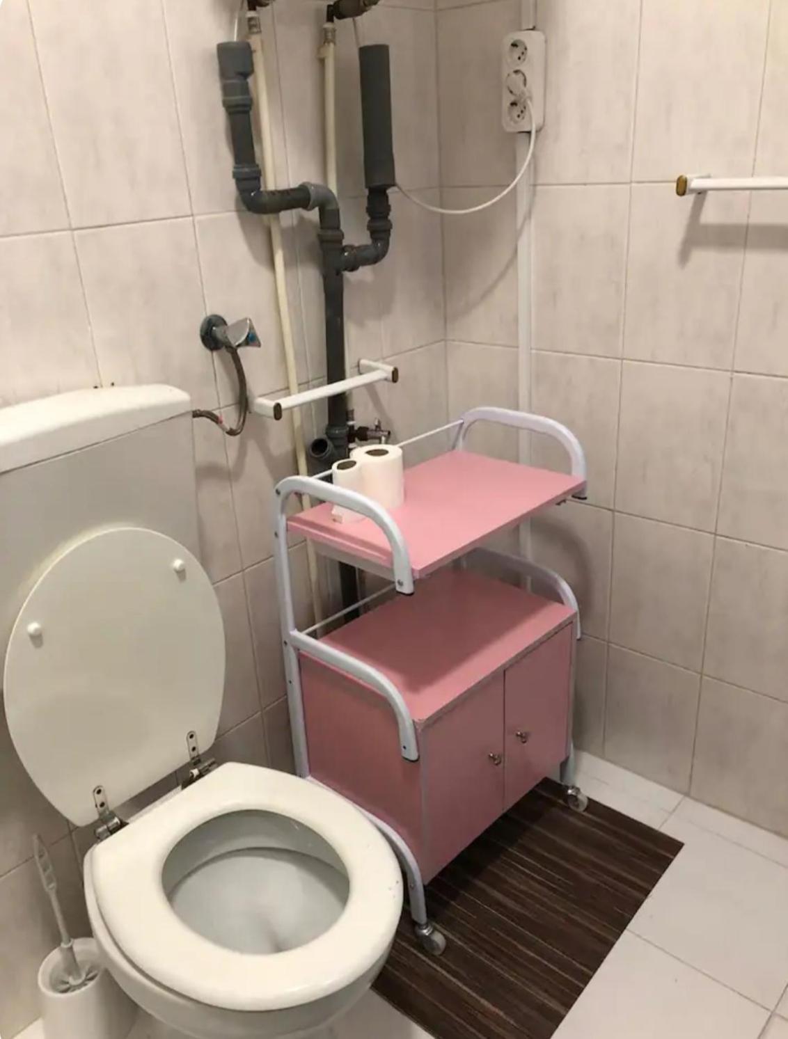 Apartmán Quarto Calmo E Acolhedor Almada Exteriér fotografie