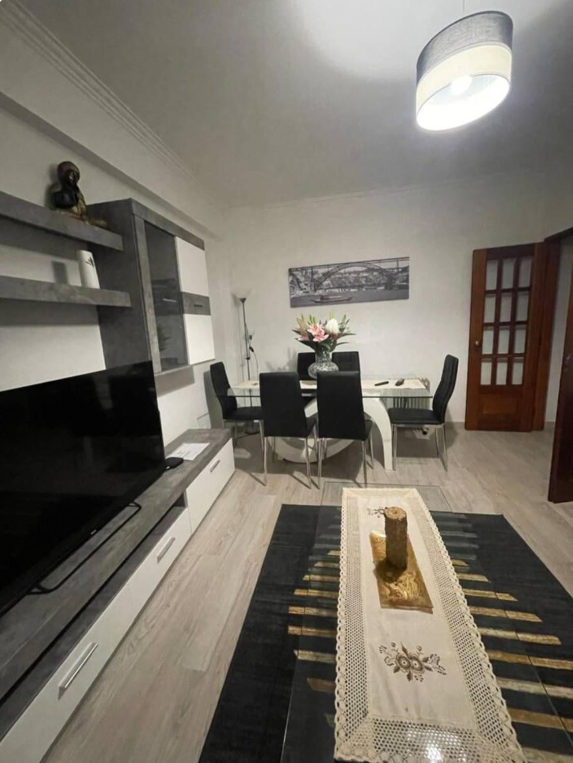 Apartmán Quarto Calmo E Acolhedor Almada Exteriér fotografie