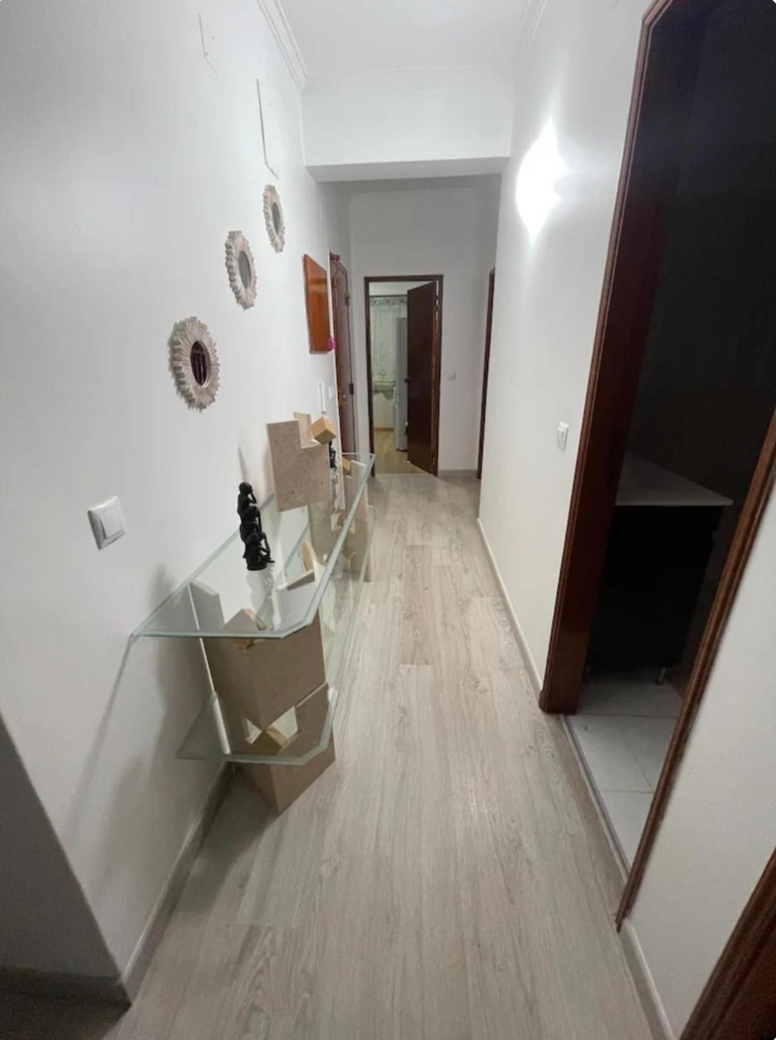 Apartmán Quarto Calmo E Acolhedor Almada Exteriér fotografie